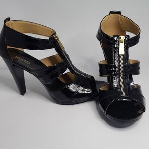 Michael Kors Black Berkley T Strap Zip Crackled Patent Leather Heels Size 8